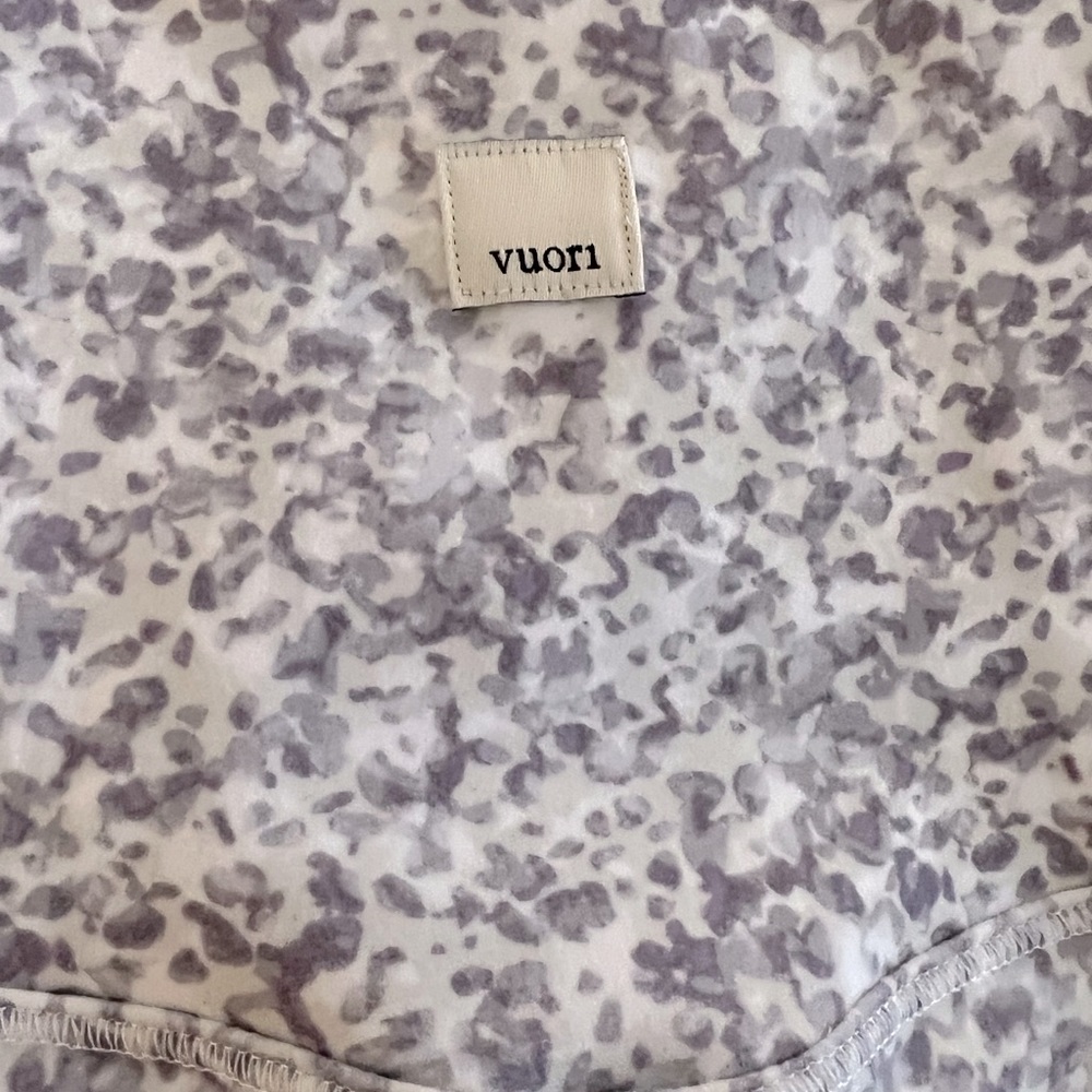 Vuori Elevation leggings size Large - only worn a couple of times.